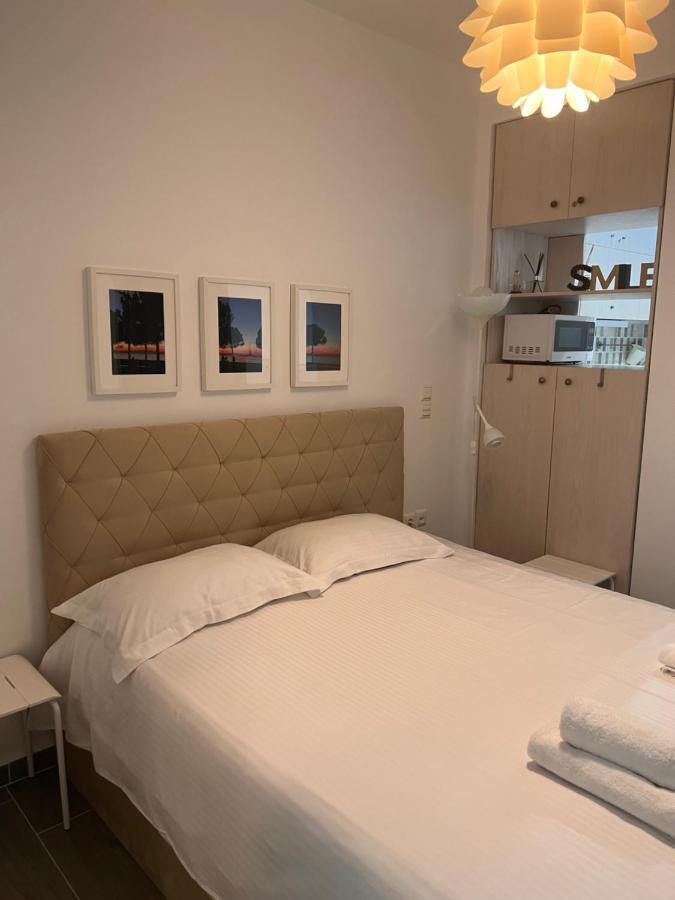 Small Budget Diamond Apartment In Agias Sofias. Thessaloniki Exterior photo