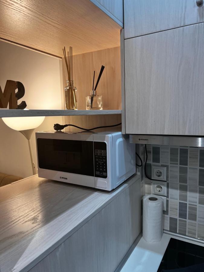 Small Budget Diamond Apartment In Agias Sofias. Thessaloniki Exterior photo